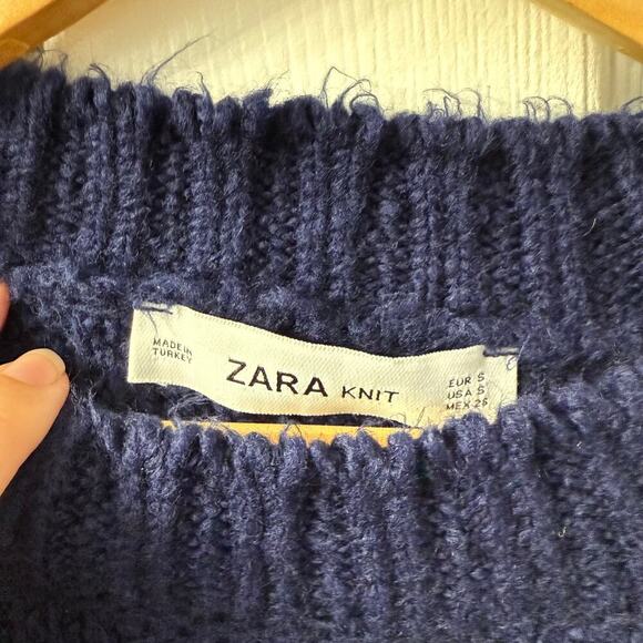 Thick, Cozy Navy Blue Zara Sweater - Extra Long to wear with leggings Size S - Picture 3 of 3